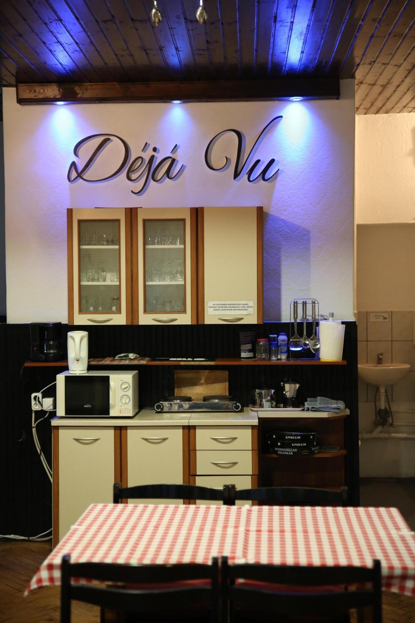Deja Vu Szallas & Rendezveny Zirc Exterior photo